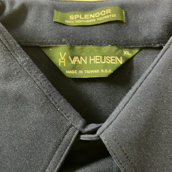 VANHEUSEN… men’s short sleeved button-down dress shirt…size XL - Picture 3 of 7